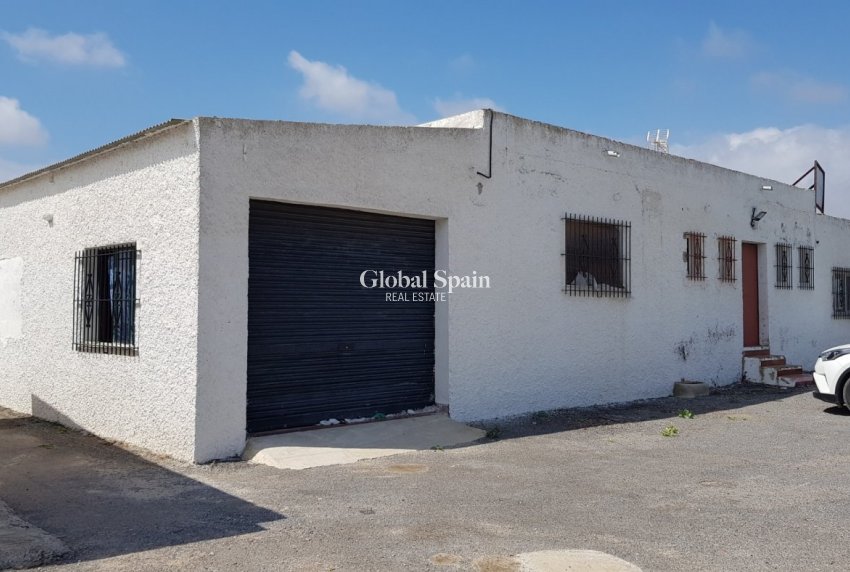 Odsprzedaż - DOM -
LOS MONTESINOS