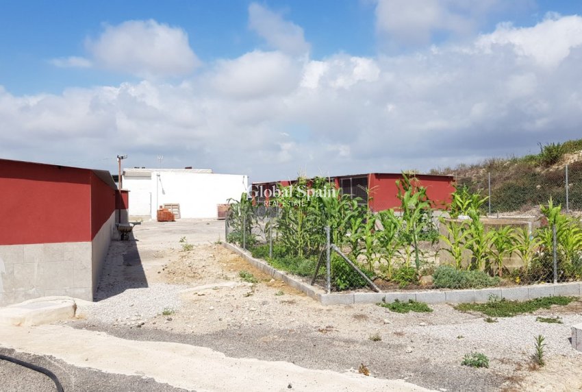 Odsprzedaż - DOM -
LOS MONTESINOS