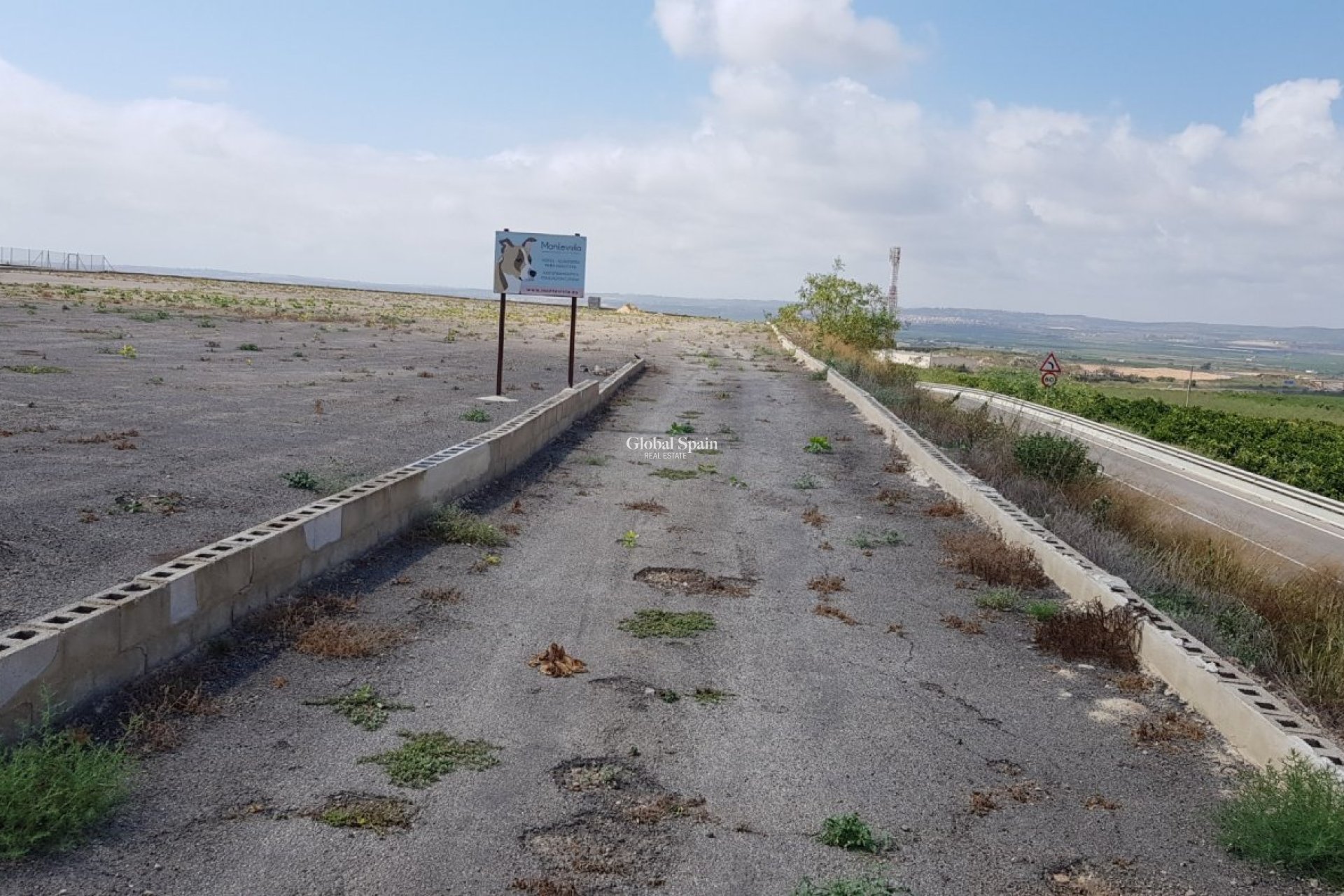 Odsprzedaż - DOM -
LOS MONTESINOS