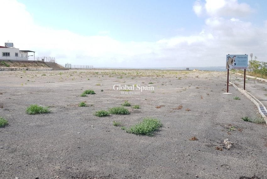 Odsprzedaż - DOM -
LOS MONTESINOS