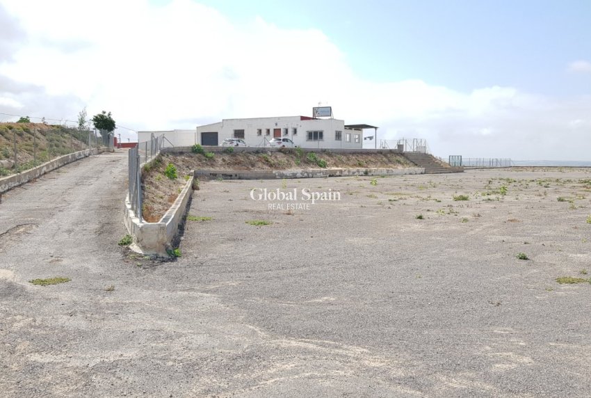 Odsprzedaż - DOM -
LOS MONTESINOS