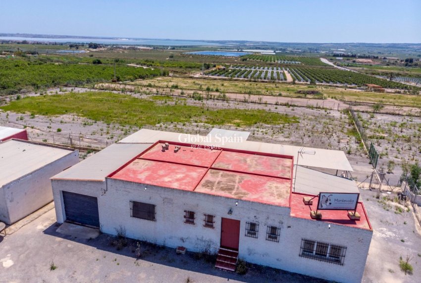 Odsprzedaż - DOM -
LOS MONTESINOS