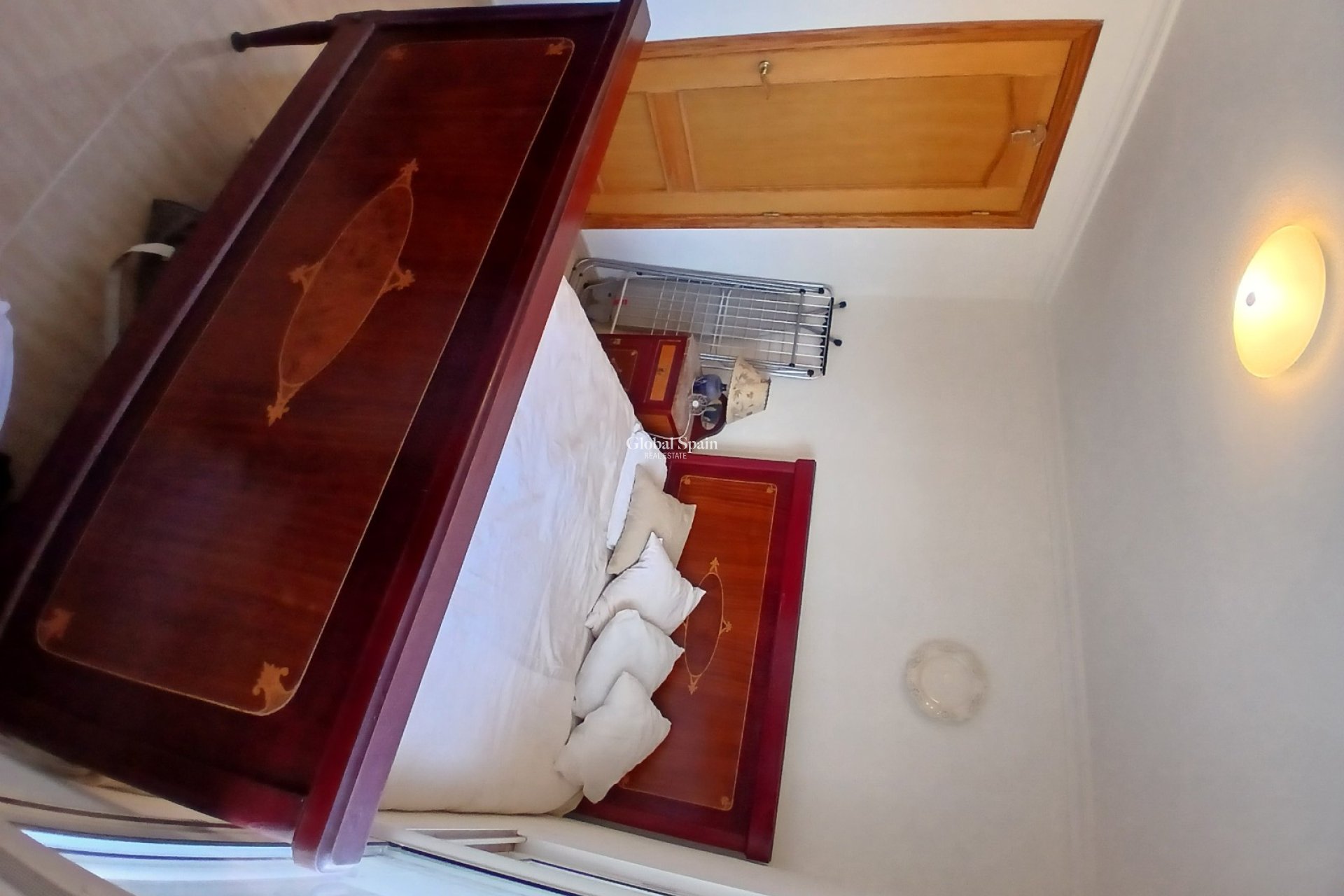 Odsprzedaż - DOM -
MONÓVAR - Inland