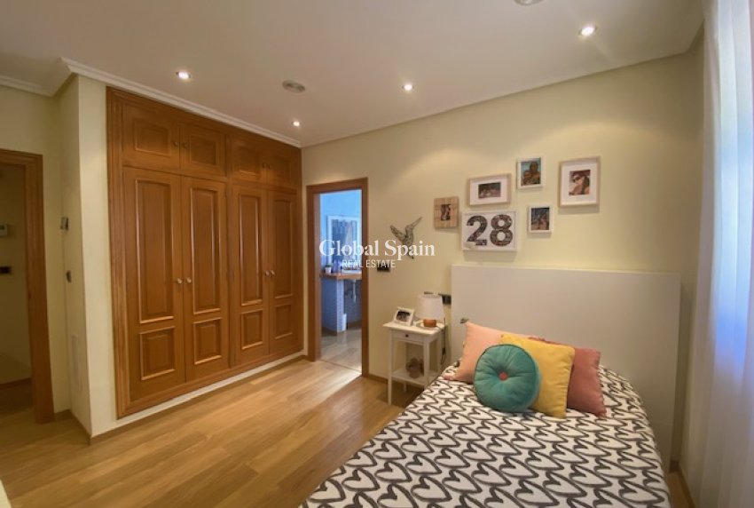 Odsprzedaż - DOM -
MURCIA