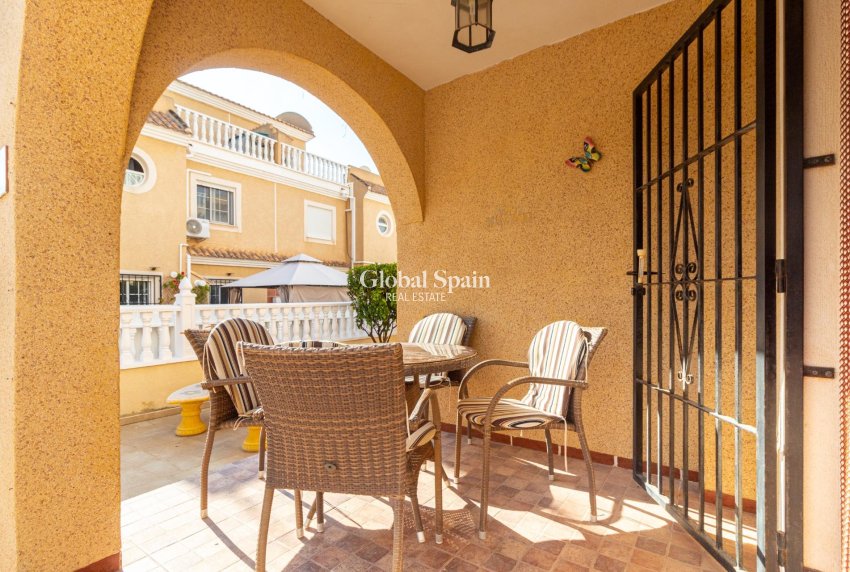 Odsprzedaż - Dom -
ORIHUELA COSTA - CABO ROIG