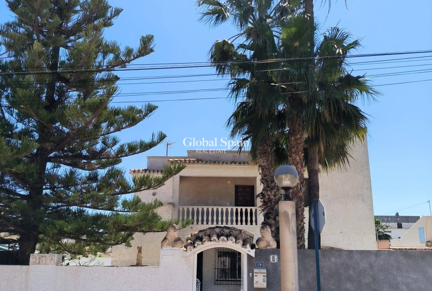 Odsprzedaż - DOM -
ORIHUELA COSTA - CABO ROIG