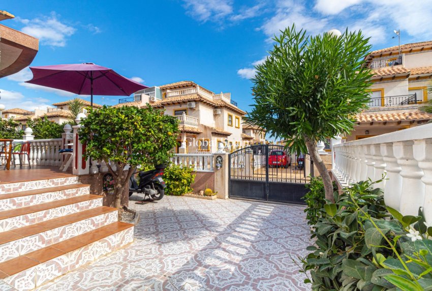 Odsprzedaż - Dom -
ORIHUELA COSTA - CABO ROIG