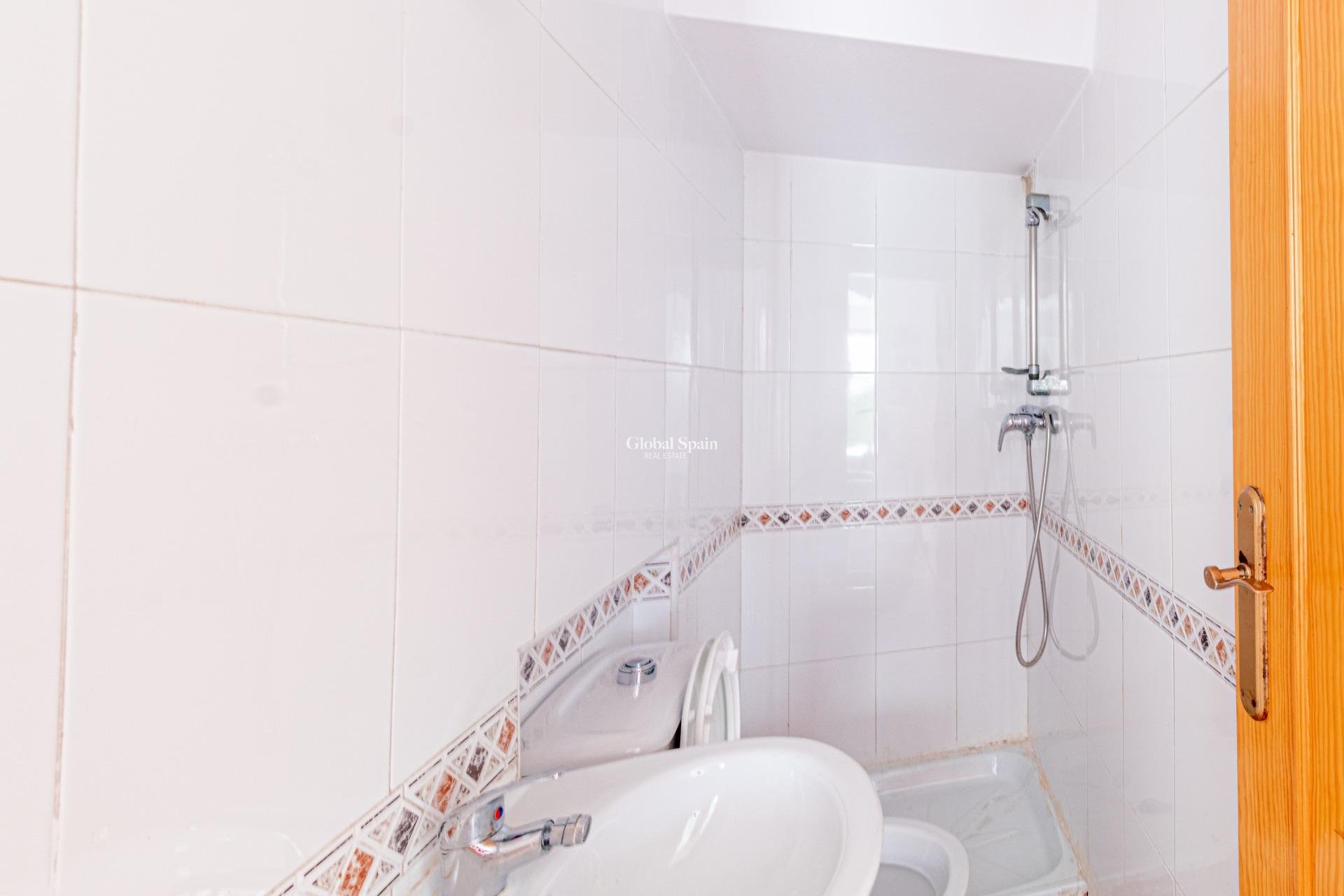 Odsprzedaż - DOM -
ORIHUELA COSTA - La Florida