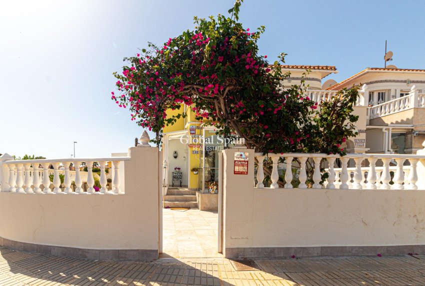 Odsprzedaż - DOM -
ORIHUELA COSTA - La Regia