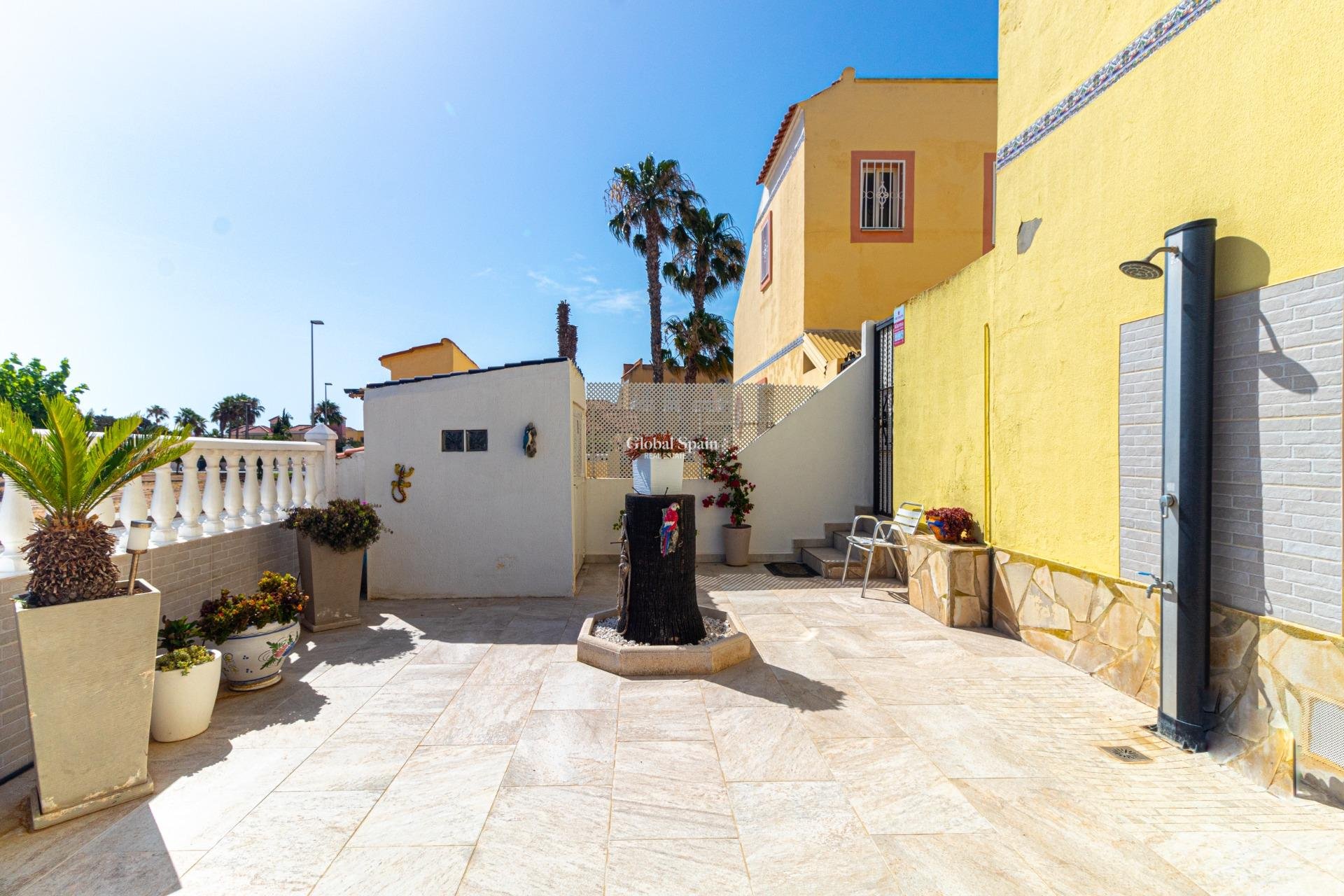 Odsprzedaż - DOM -
ORIHUELA COSTA - La Regia