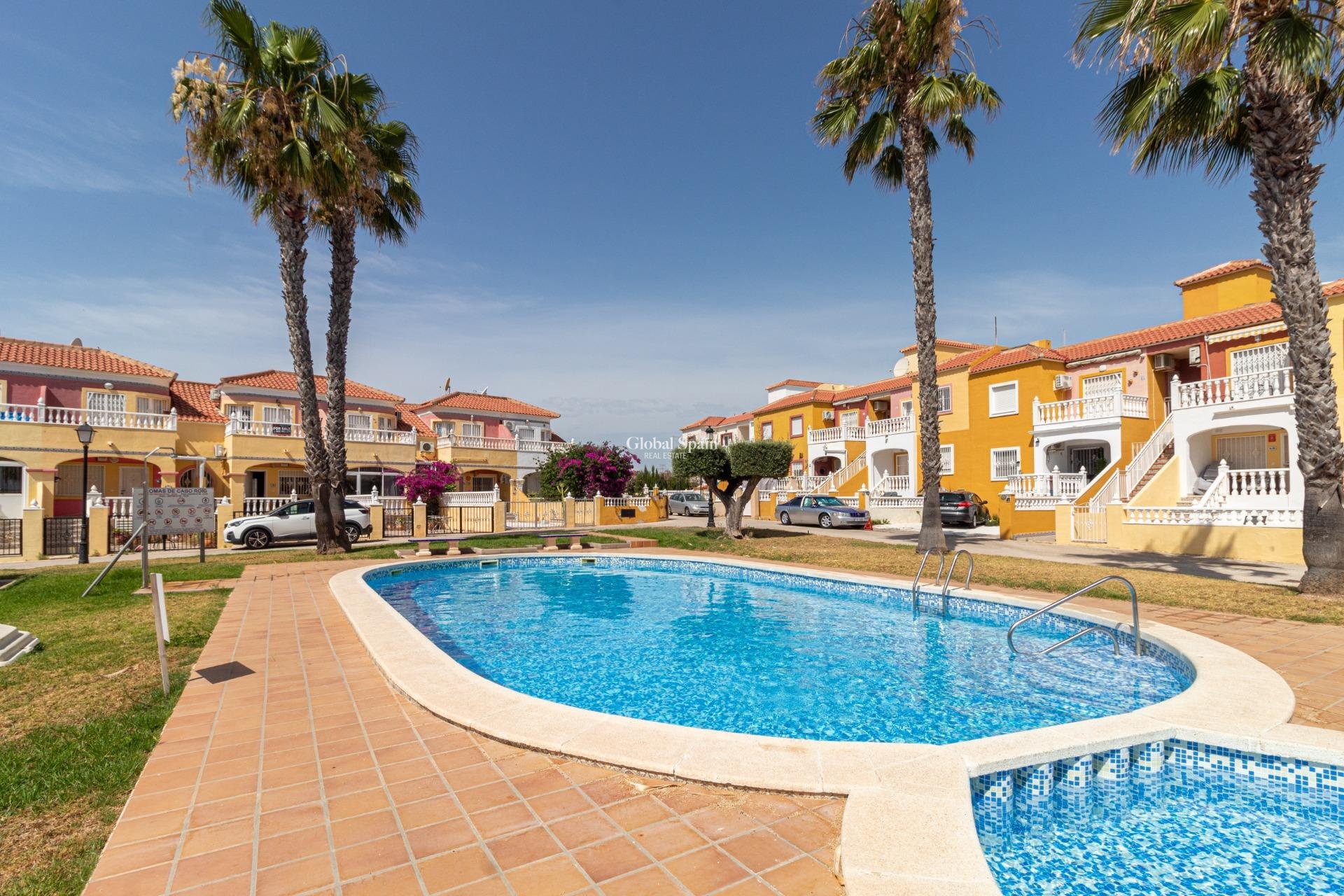 Odsprzedaż - DOM -
ORIHUELA COSTA - La Regia