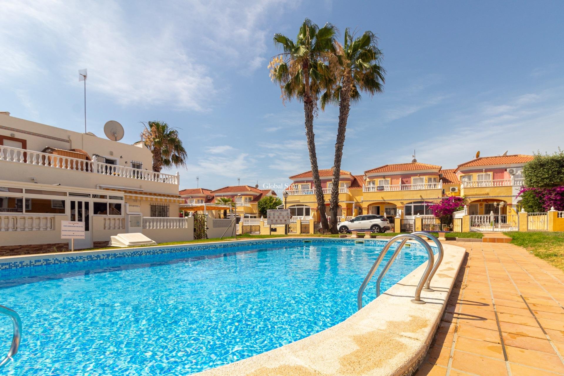 Odsprzedaż - DOM -
ORIHUELA COSTA - La Regia