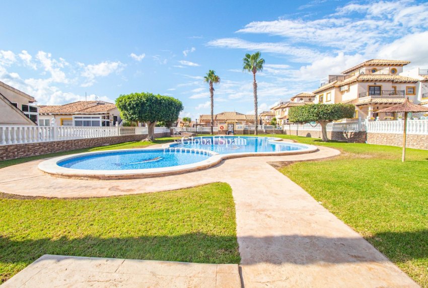 Odsprzedaż - DOM -
ORIHUELA COSTA - La Zenia