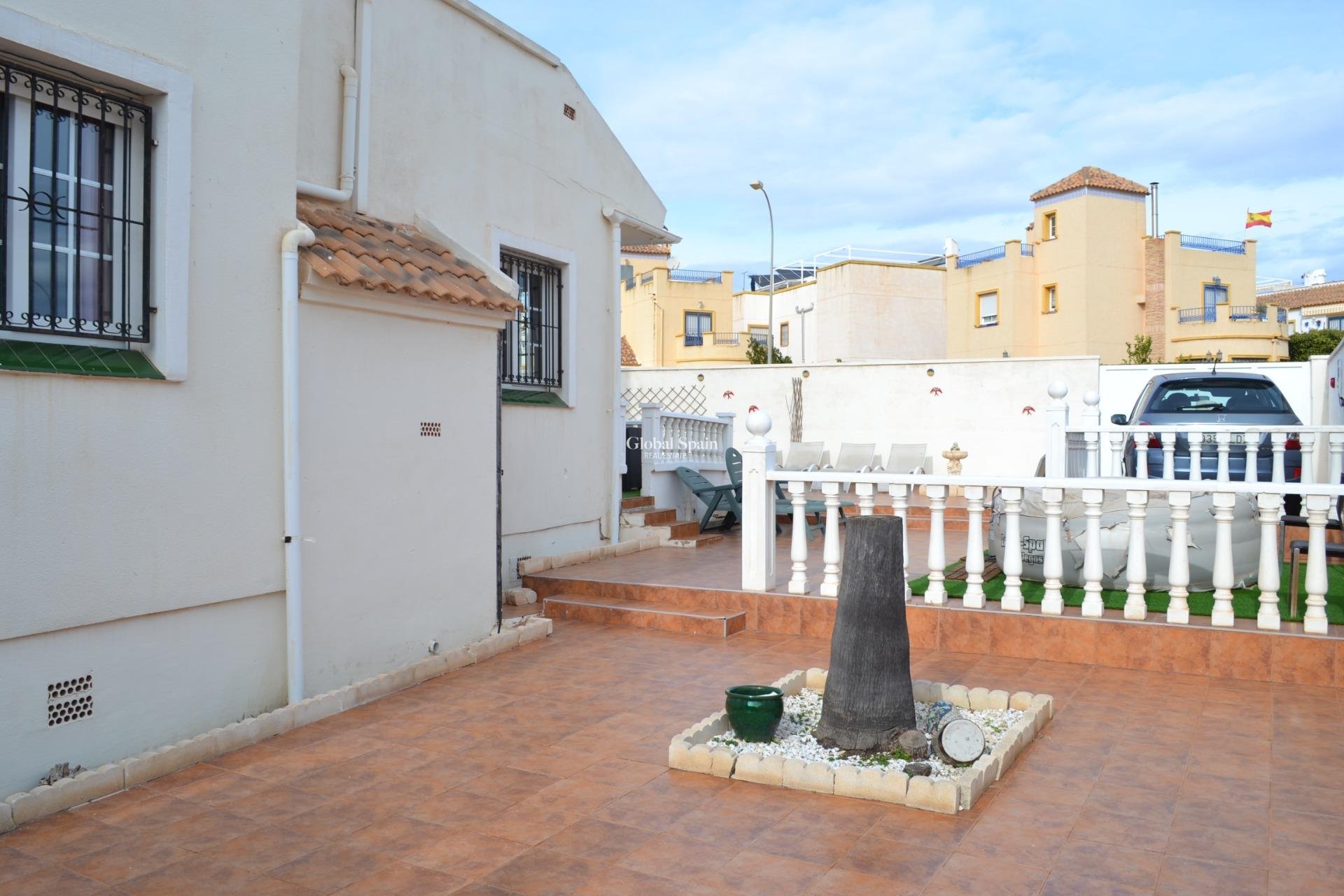 Odsprzedaż - DOM -
ORIHUELA COSTA - La Zenia