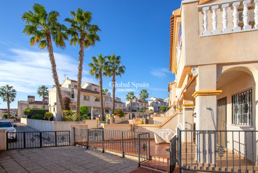 Odsprzedaż - DOM -
ORIHUELA COSTA - Las Filipinas