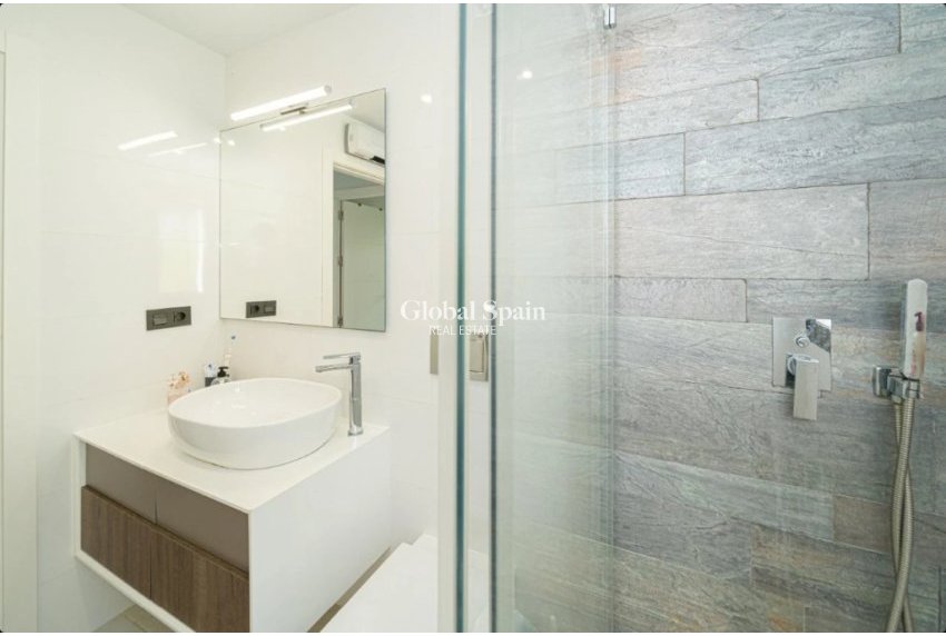 Odsprzedaż - Dom -
ORIHUELA COSTA - Lomas de Cabo Roig