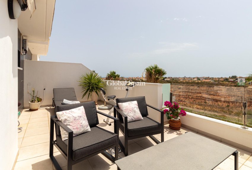 Odsprzedaż - DOM -
ORIHUELA COSTA - Lomas de Cabo Roig