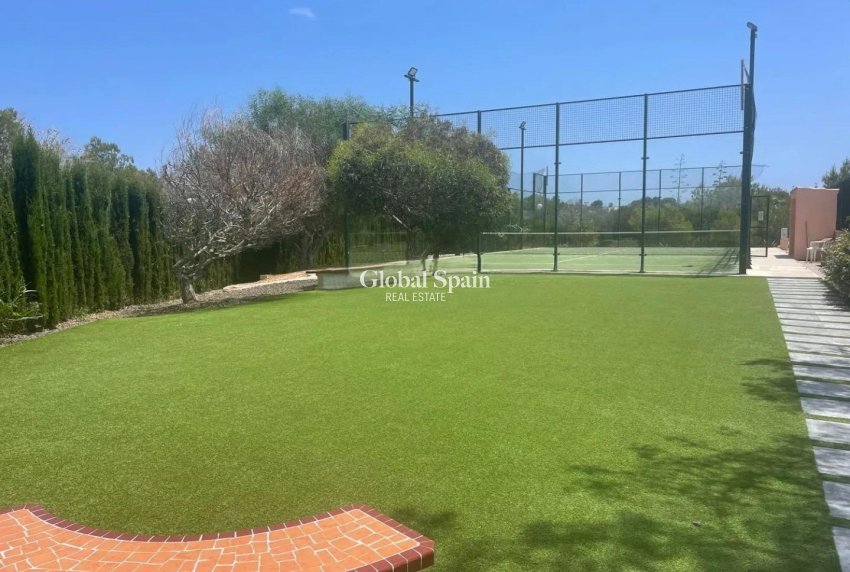 Odsprzedaż - DOM -
ORIHUELA COSTA - Los Almendros-la Florida