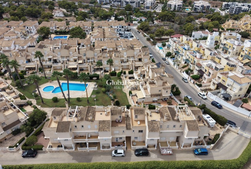 Odsprzedaż - DOM -
Orihuela Costa - Los Altos