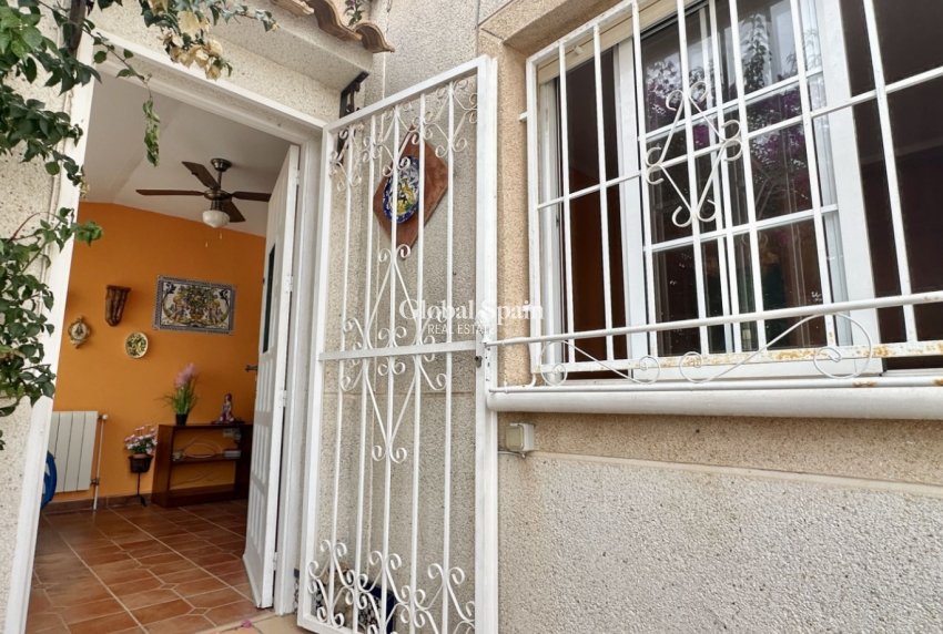 Odsprzedaż - Dom -
ORIHUELA COSTA - LOS BALCONES - LOS ALTOS