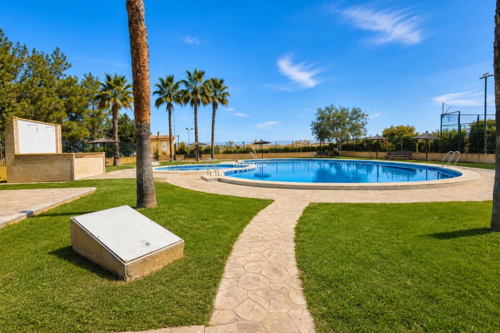 Odsprzedaż - DOM -
ORIHUELA COSTA - LOS BALCONES - LOS ALTOS