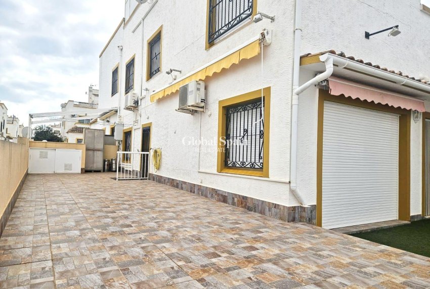 Odsprzedaż - DOM -
ORIHUELA COSTA - LOS BALCONES - LOS ALTOS