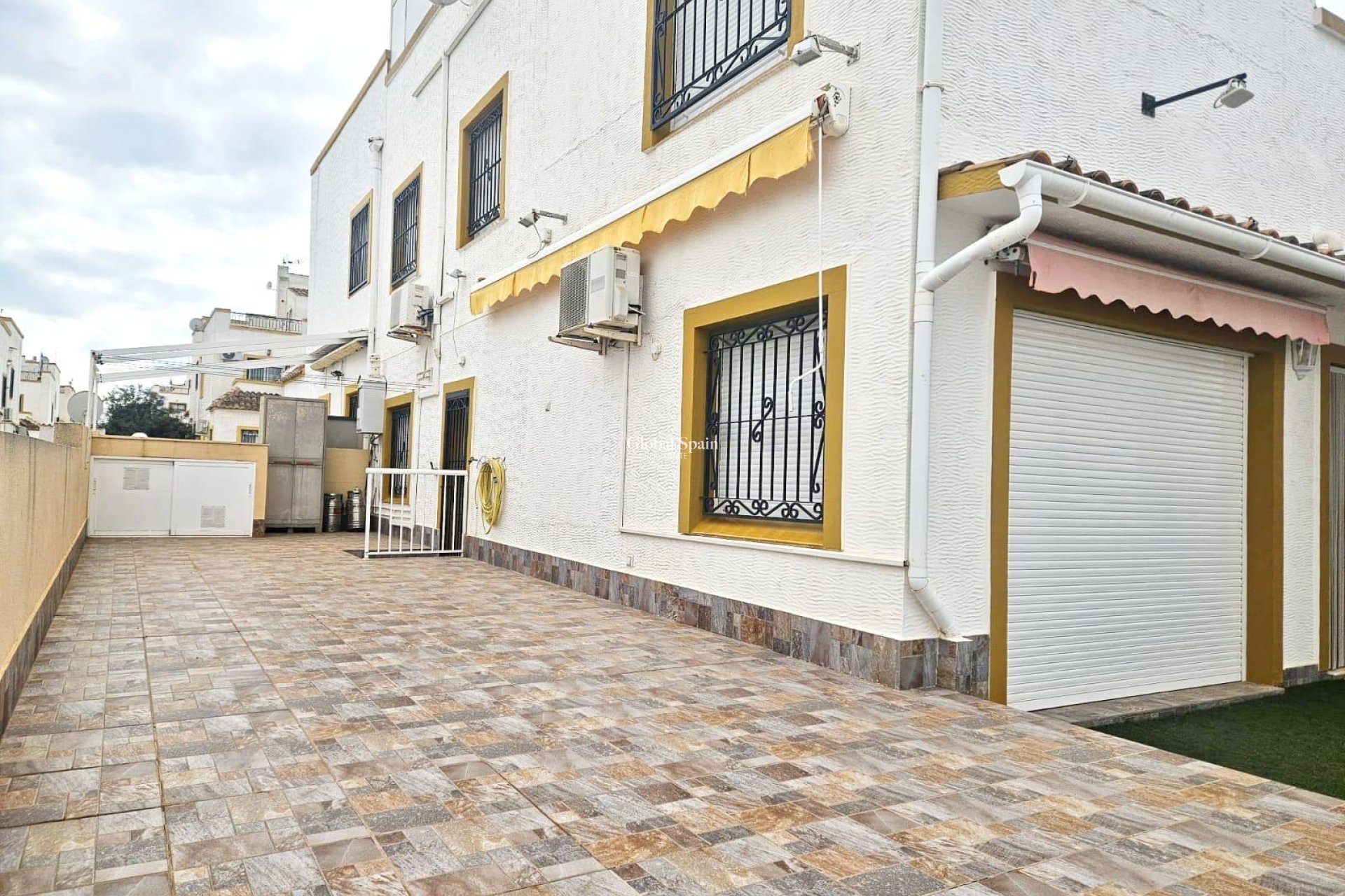 Odsprzedaż - DOM -
ORIHUELA COSTA - LOS BALCONES - LOS ALTOS