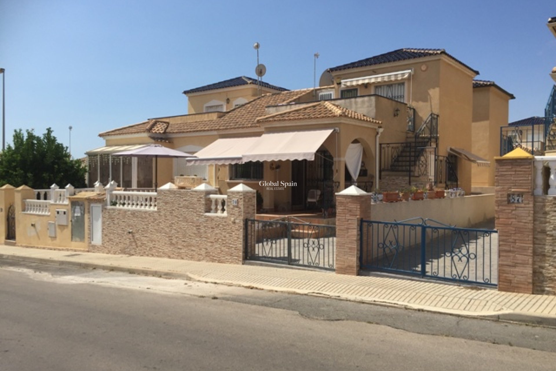 Odsprzedaż - Dom -
ORIHUELA COSTA - LOS BALCONES - LOS ALTOS