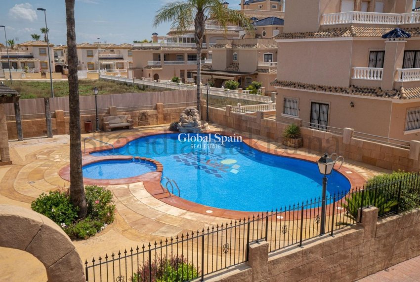 Odsprzedaż - DOM -
ORIHUELA COSTA - Los Dolses