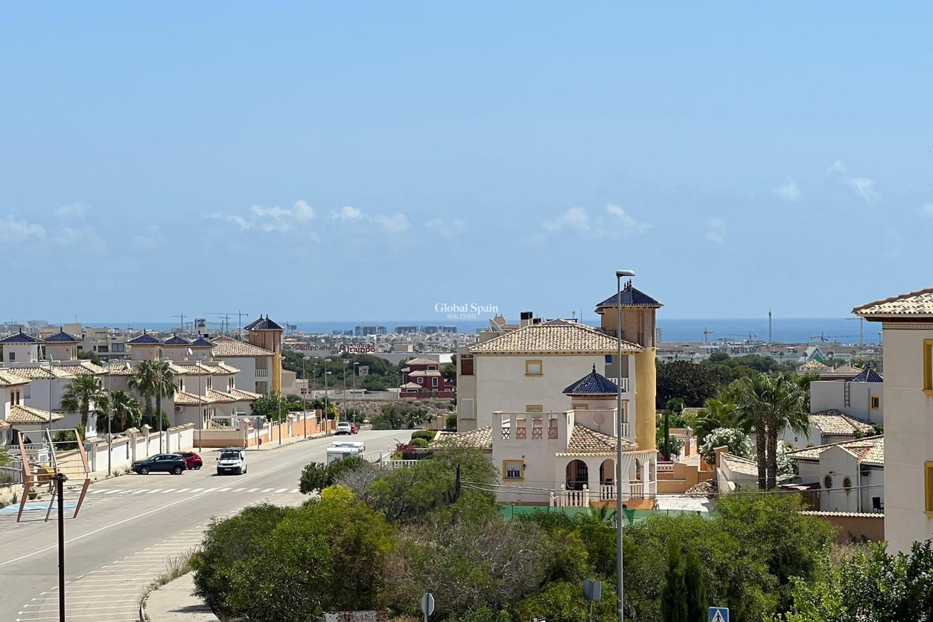 Odsprzedaż - DOM -
ORIHUELA COSTA - Montezenia