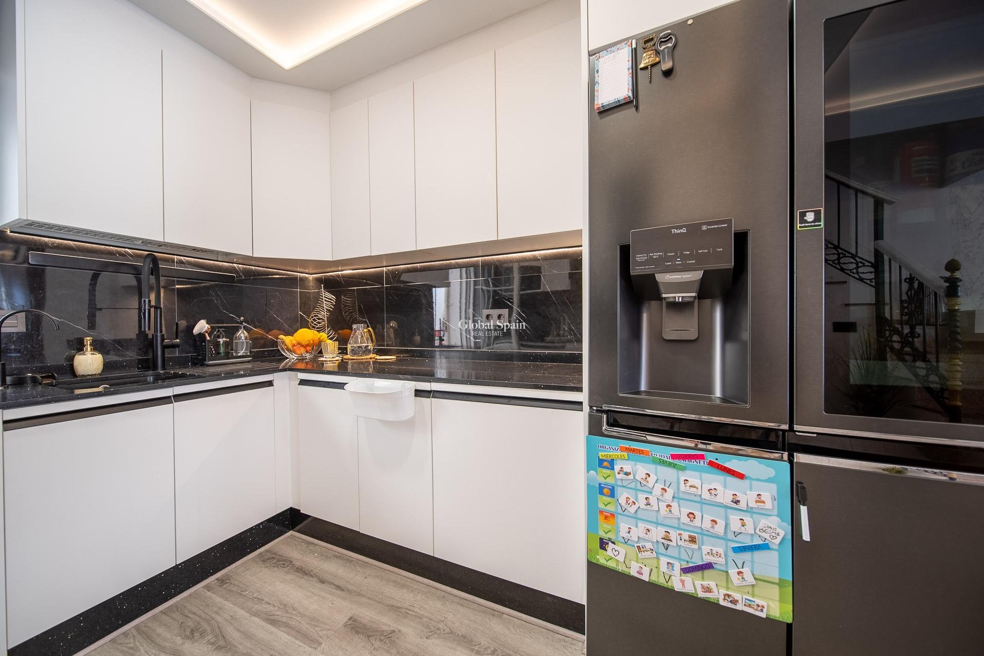 Odsprzedaż - DOM -
ORIHUELA COSTA - Pau 26