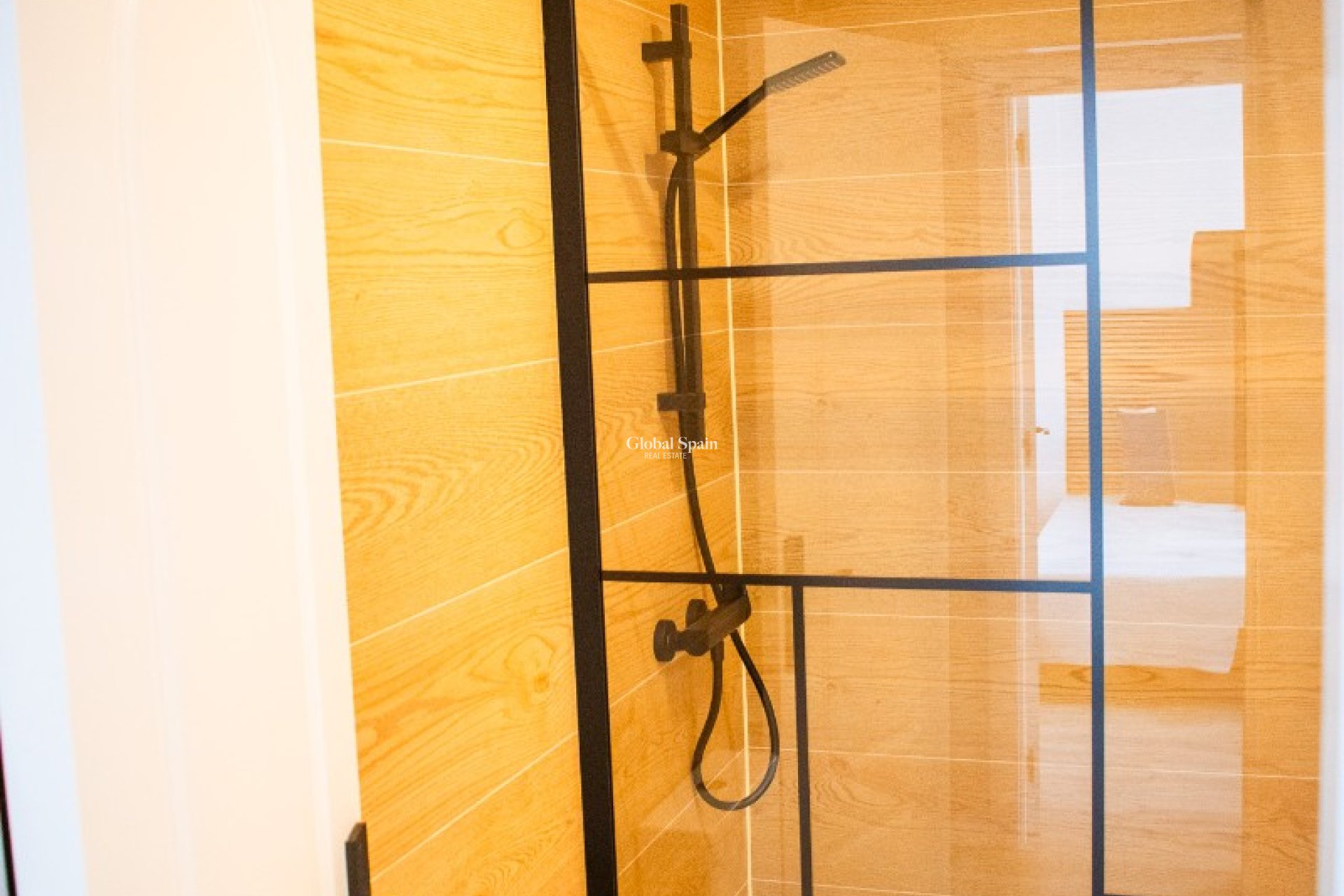 Odsprzedaż - DOM -
ORIHUELA COSTA - Punta Prima