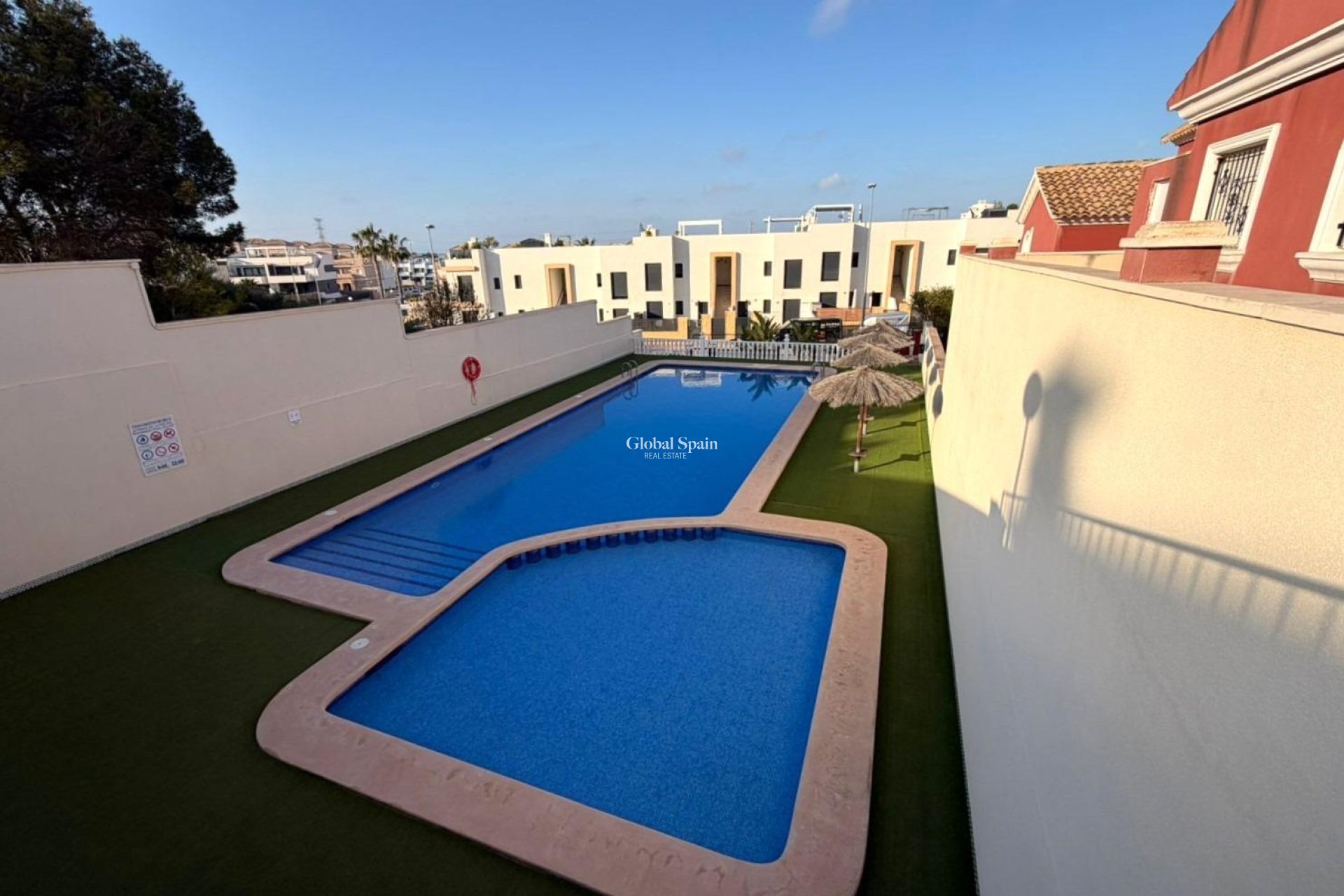 Odsprzedaż - DOM -
ORIHUELA COSTA - VILLAMARTÍN