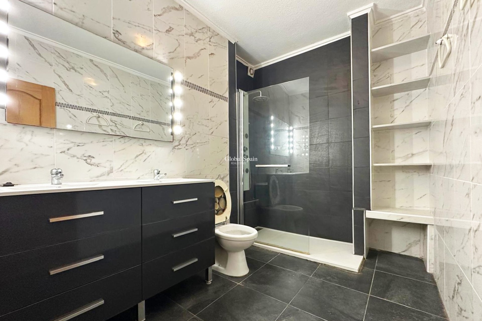 Odsprzedaż - DOM -
ORIHUELA COSTA - 