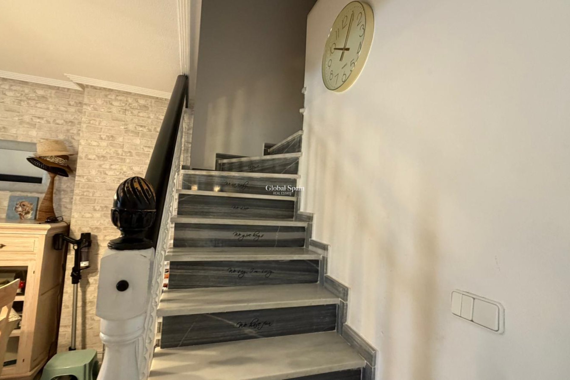 Odsprzedaż - DOM -
ORIHUELA COSTA - 