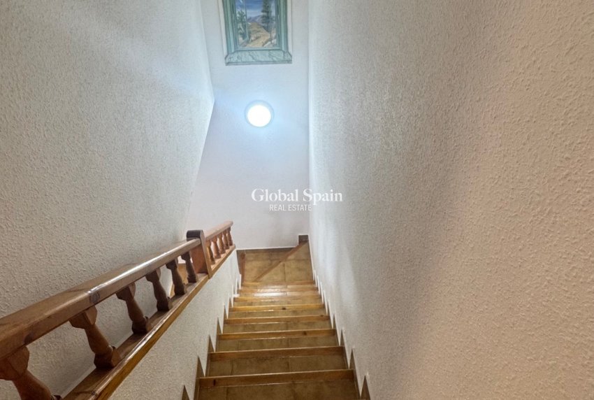 Odsprzedaż - DOM -
ORIHUELA COSTA - 