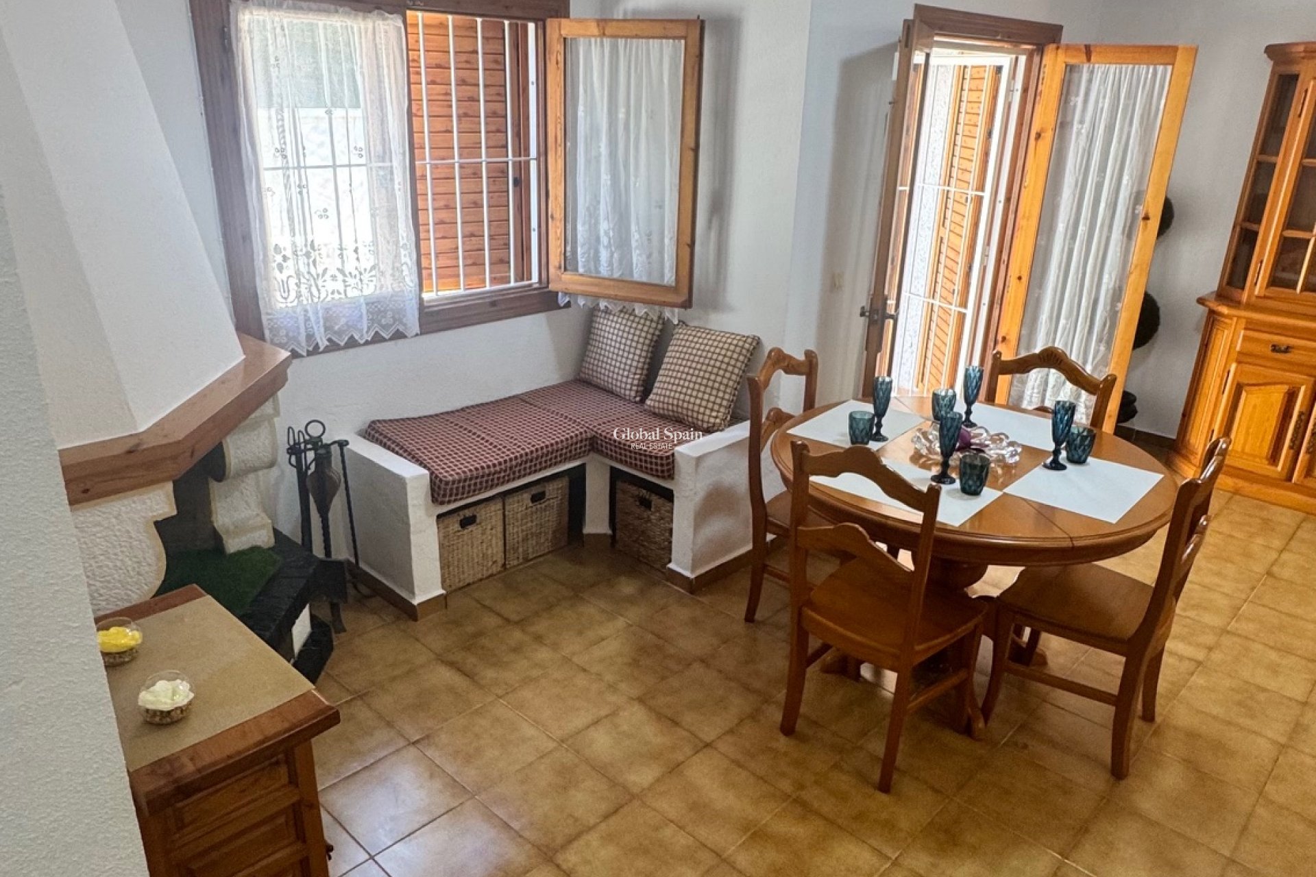 Odsprzedaż - DOM -
ORIHUELA COSTA - 