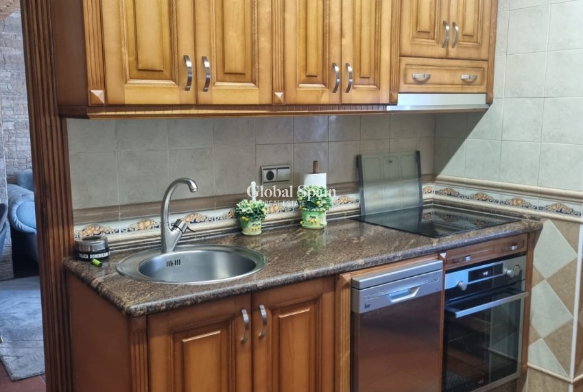 Odsprzedaż - DOM -
ORIHUELA COSTA - 