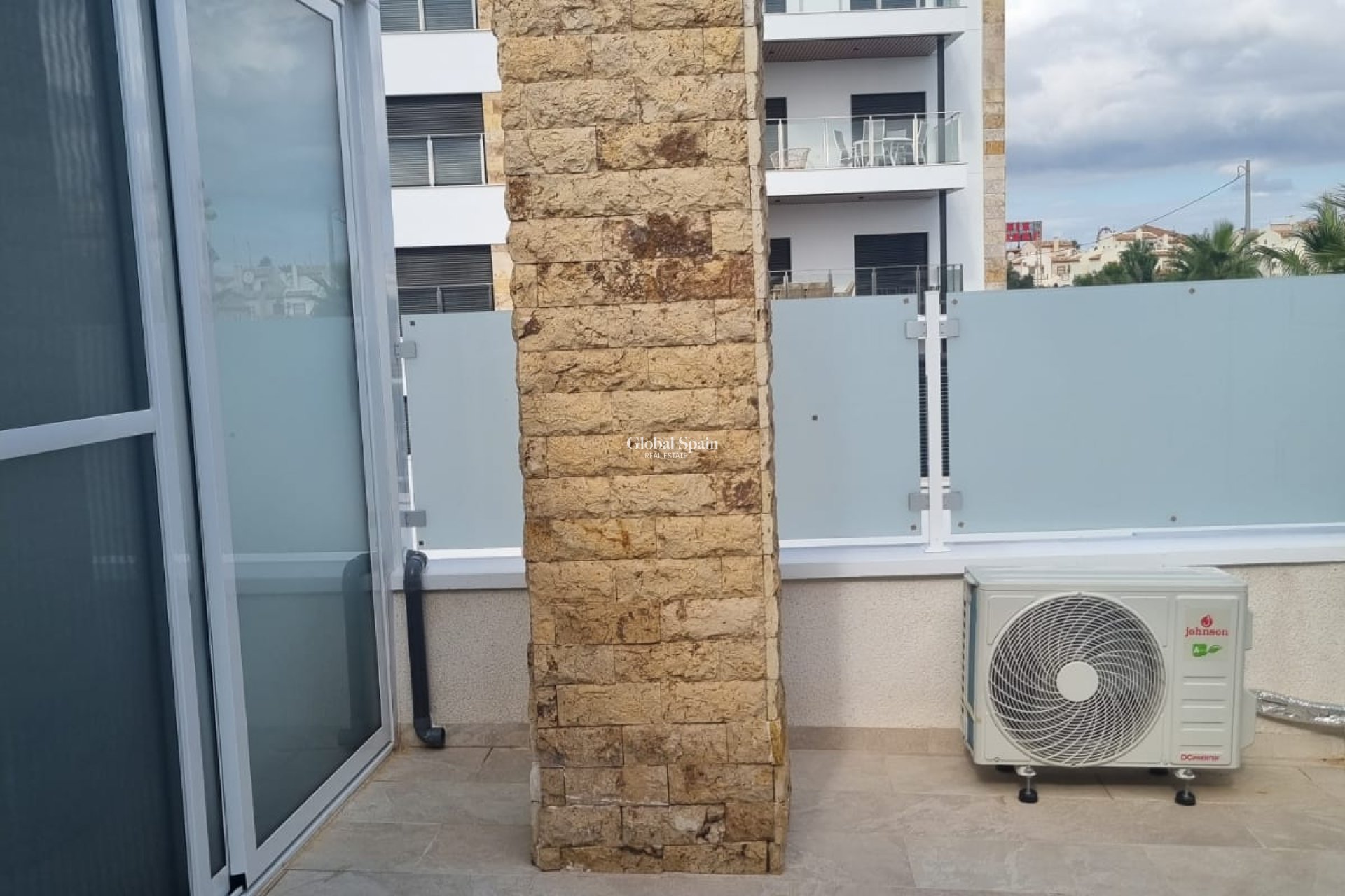 Odsprzedaż - DOM -
ORIHUELA COSTA - 