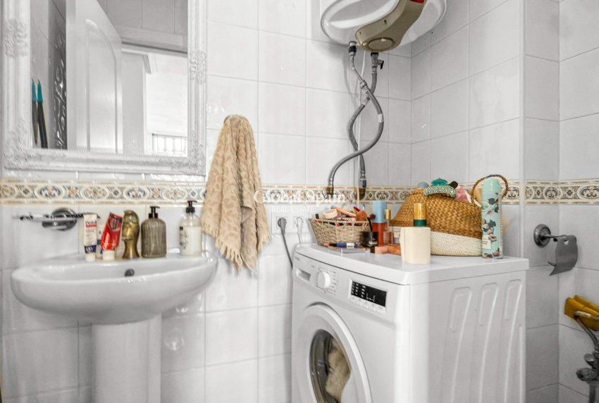 Odsprzedaż - DOM -
ORIHUELA COSTA - 