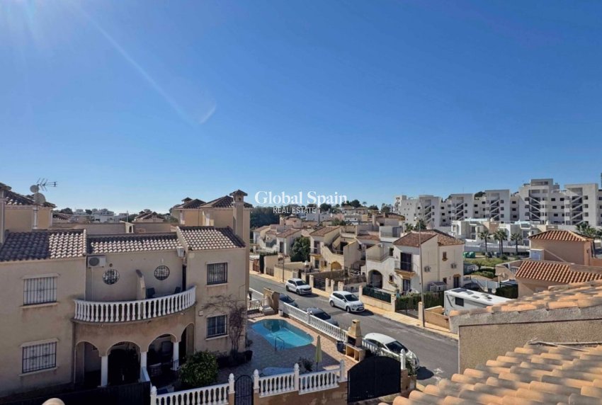 Odsprzedaż - DOM -
ORIHUELA COSTA - 