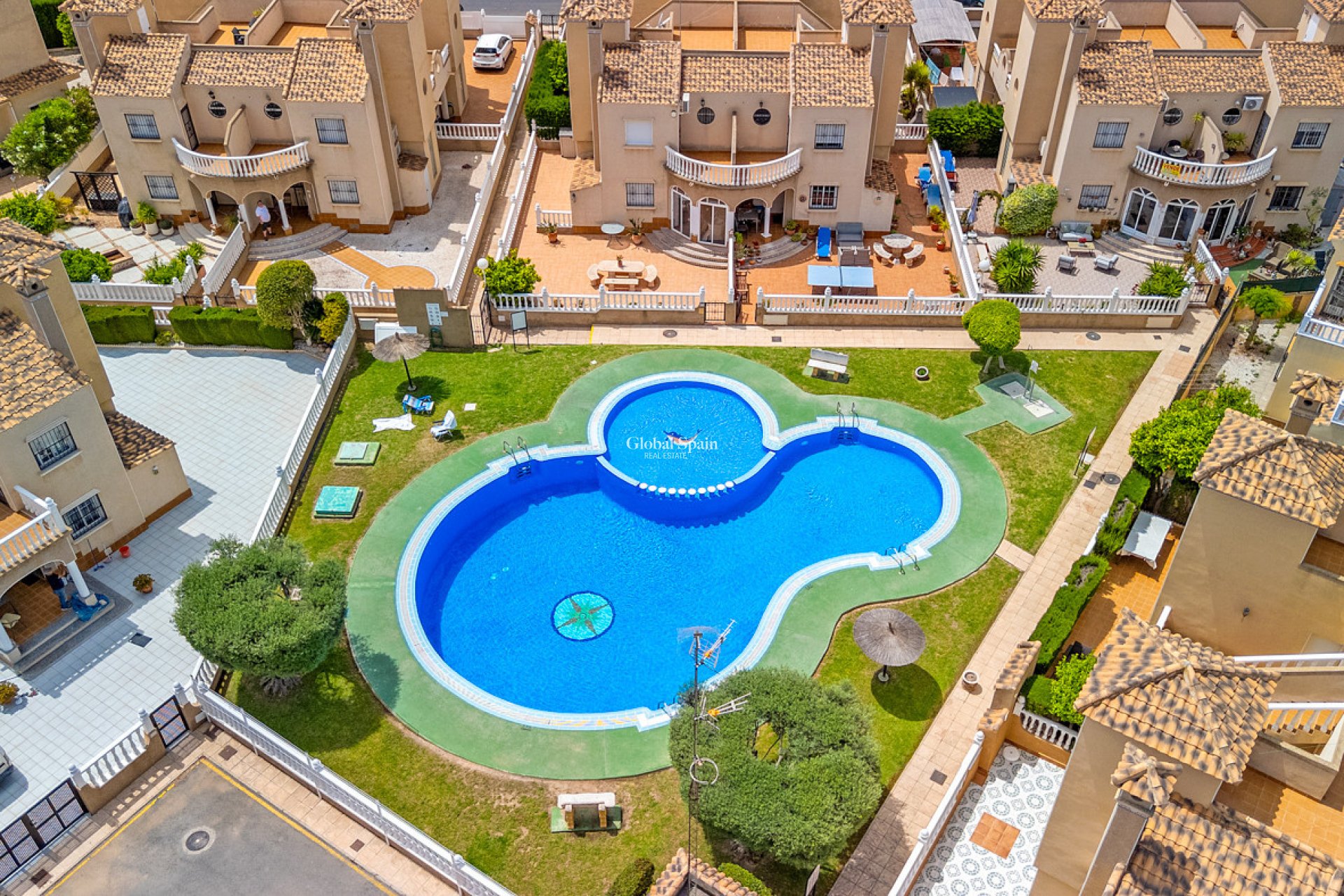 Odsprzedaż - DOM -
ORIHUELA COSTA - 