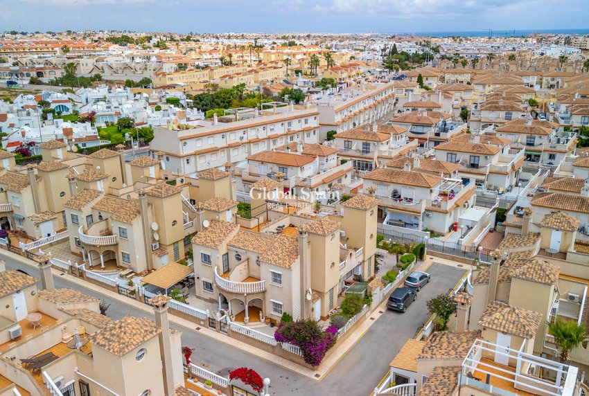 Odsprzedaż - DOM -
ORIHUELA COSTA - 