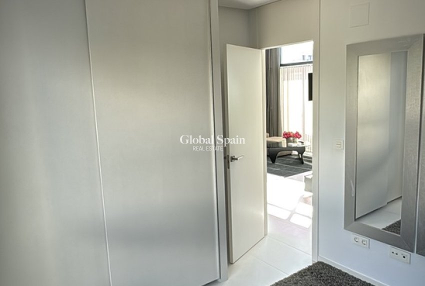 Odsprzedaż - DOM -
ORIHUELA COSTA - 