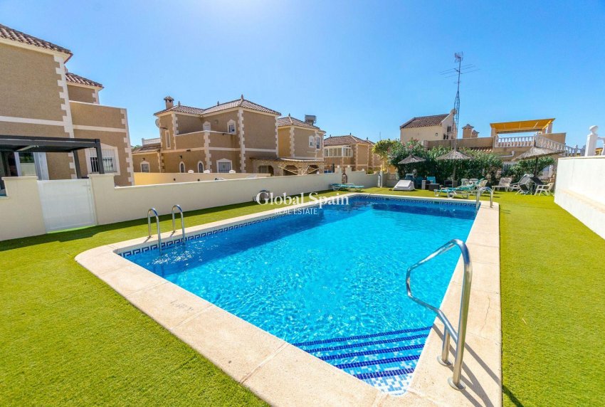 Odsprzedaż - DOM -
ORIHUELA COSTA - 
