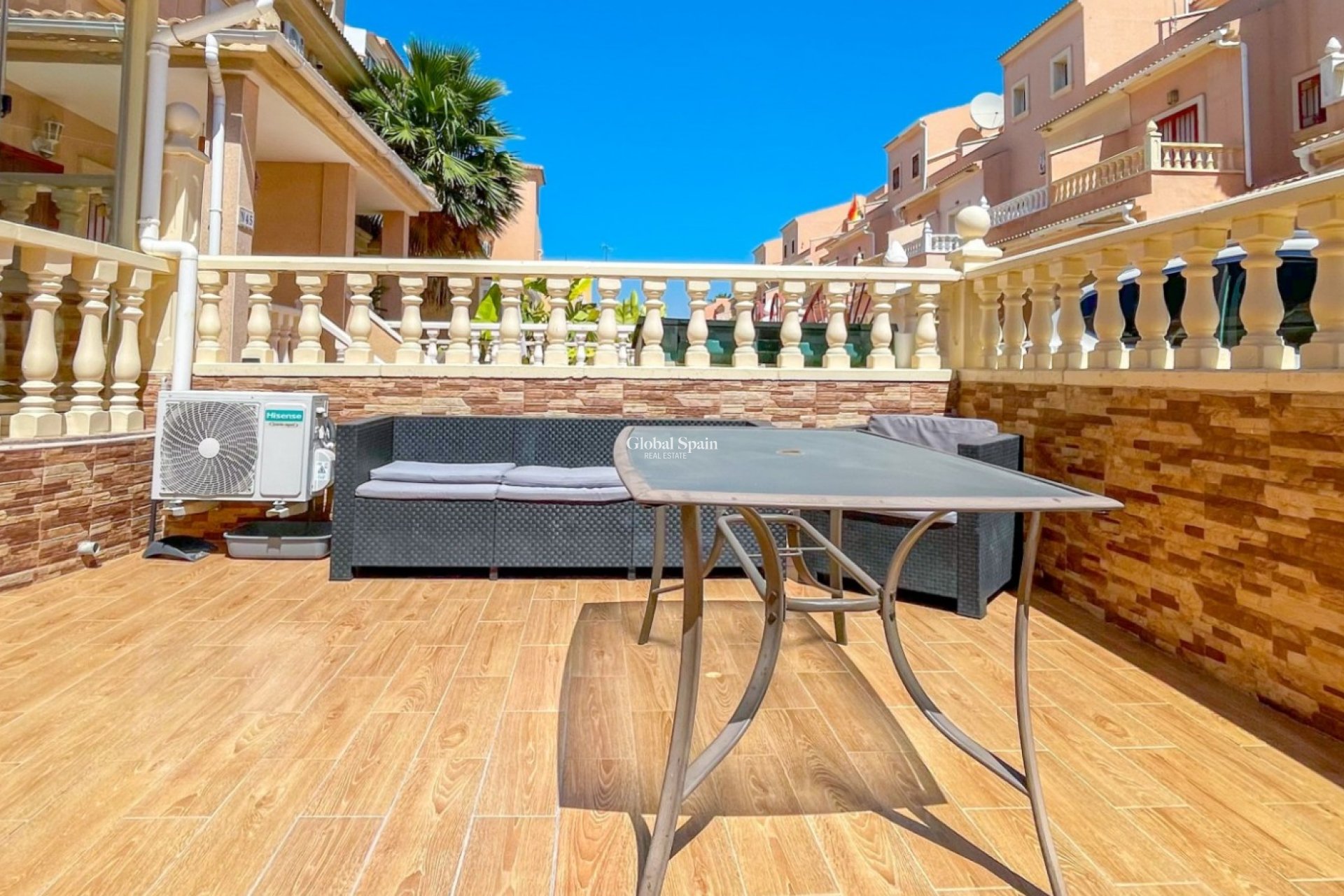 Odsprzedaż - DOM -
ORIHUELA COSTA - 