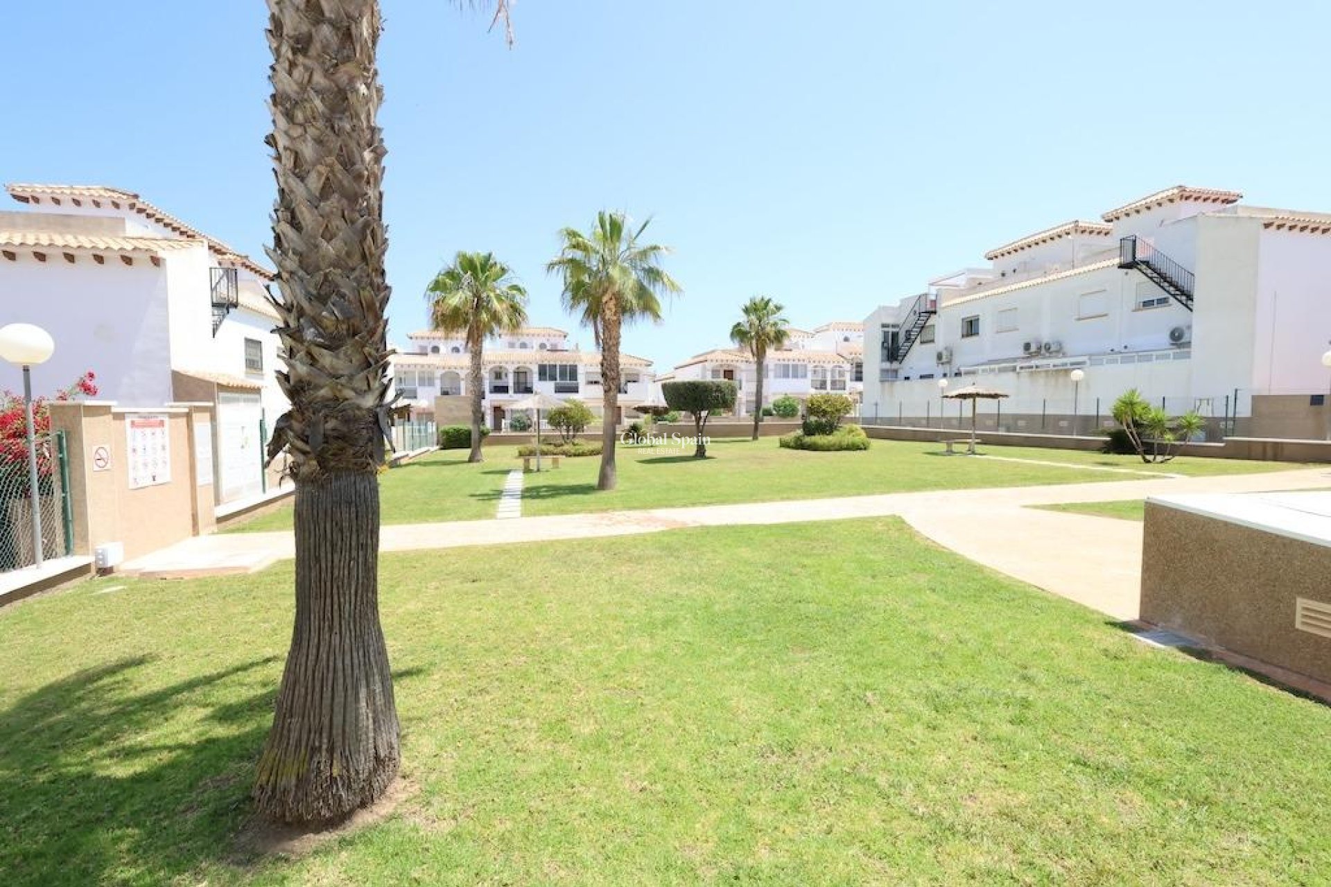 Odsprzedaż - DOM -
ORIHUELA COSTA - 