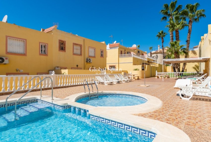 Odsprzedaż - DOM -
ORIHUELA COSTA - 