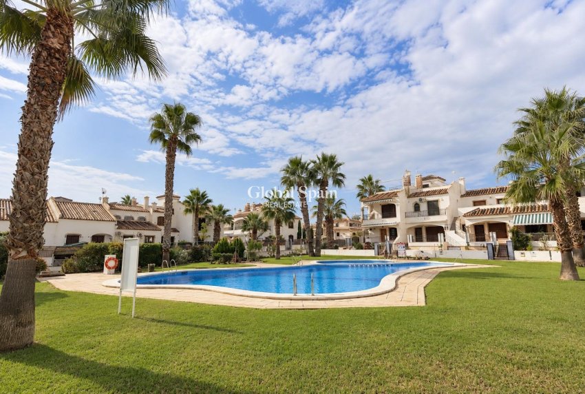 Odsprzedaż - DOM -
ORIHUELA COSTA - 
