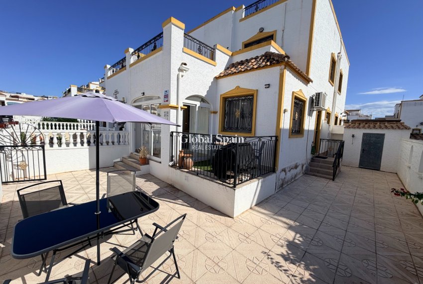 Odsprzedaż - DOM -
ORIHUELA - Entre Naranjos